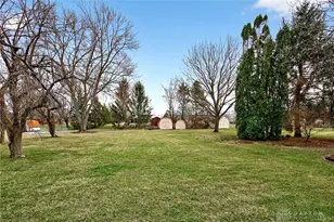 1010 Meadow Lark Dr, Enon Vlg, OH 45323 - Photo 4