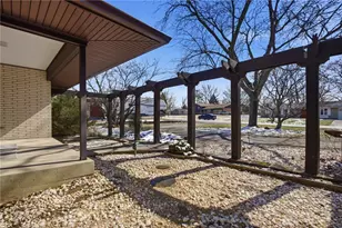 2469 Banyon Dr, Beavercreek, OH 45431 - Photo 4