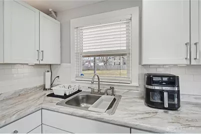 77 S Brown School Road, Vandalia, OH 45377 - Photo 8