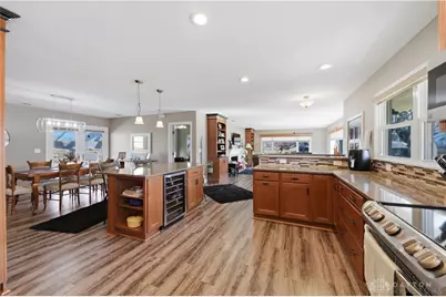 648 N Tanglewood Drive, Springfield, OH 45504 - Photo 8