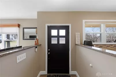 648 N Tanglewood Drive, Springfield, OH 45504 - Photo 4