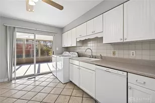 645 Skyles Rd, Englewood, OH 45322 - Photo 12