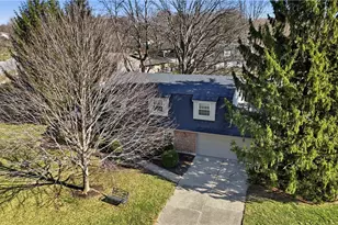 1800 Washington Creek Ln, Dayton, OH 45458 - Photo 2