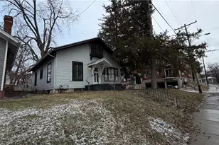 819 Princeton Dr, Dayton, OH 45406 - Photo 2