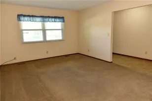213 Porter Dr, Englewood, OH 45322 - Photo 2