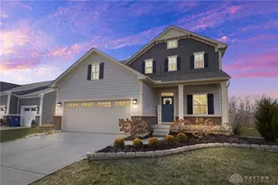 929 Cedar Grv Dr, Tipp City, OH 45371 - Photo 1