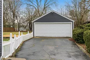 1477 S Central Dr, Beavercreek, OH 45432 - Photo 4