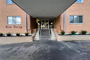 540 Heather Dr, Dayton, OH 45405 - Photo 2