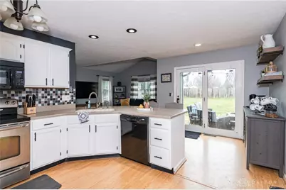 759 Walden Way, Sugarcreek Twp, OH 45440 - Photo 8