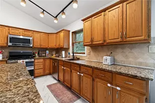 407 Valleyview Dr, Englewood, OH 45322 - Photo 16