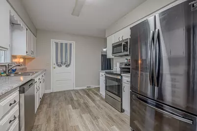 114 Fairview Drive, Carlisle, OH 45005 - Photo 8