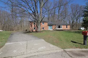 5518 Florrel Crest Ln, Harrison Twp, OH 45415 - Photo 2