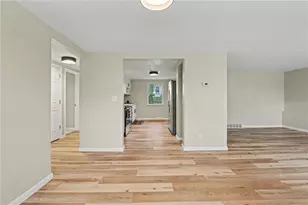 21 S Limestone St, Jamestown Vlg, OH 45335 - Photo 10