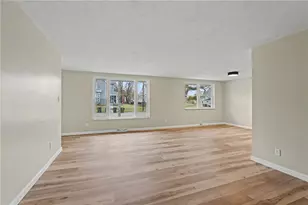 21 S Limestone St, Jamestown Vlg, OH 45335 - Photo 8