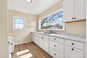 2822 W Hillcrest Ave, Dayton, OH 45406 - Photo 14