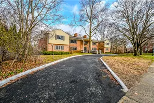 121 E Schantz Ave, Oakwood, OH 45409 - Photo 4