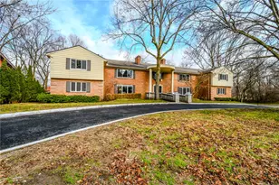 121 E Schantz Ave, Oakwood, OH 45409 - Photo 1