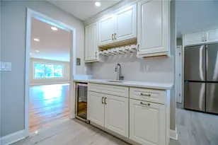 121 E Schantz Ave, Oakwood, OH 45409 - Photo 8