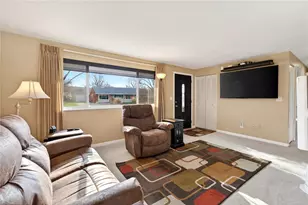 4515 Harbison St, West Carrollton, OH 45439 - Photo 8