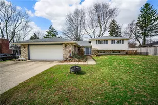 6111 Parkridge Dr, Centerville, OH 45459 - Photo 4