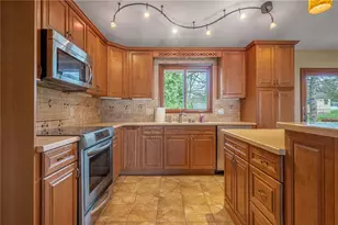 3239 Winterset Dr, Beavercreek, OH 45440 - Photo 6