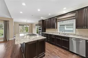 1174 Club View Dr, Washington Twp, OH 45458 - Photo 16