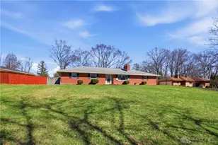 410 Tanglewood Dr, Beavercreek, OH 45440 - Photo 1