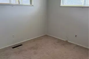 4867 Rittenhouse Dr, Huber Heights, OH 45424 - Photo 4