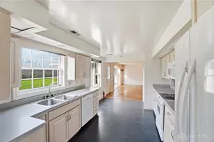 1212 Laurelwood Rd, Kettering, OH 45409 - Photo 8