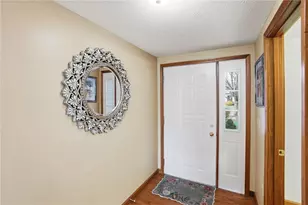 835 Cobblestone Dr, Troy, OH 45373 - Photo 4
