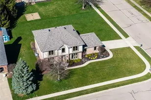 807 Claymore Ct, Tipp City, OH 45371 - Photo 2