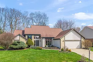 8638 Sycamore Trails Dr, Springboro, OH 45066 - Photo 2