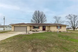 5194 Heckathorn Rd, Brookville, OH 45309 - Photo 1