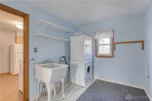 1929 Grange View Dr, Beavercreek, OH 45432 - Photo 16