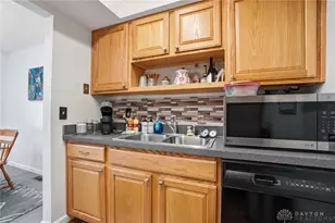 2281 Crew Cir, West Carrollton, OH 45439 - Photo 14