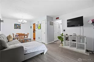 2281 Crew Cir, West Carrollton, OH 45439 - Photo 4