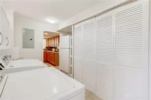 1328 Shawnee Dr, Yellow Springs Vlg, OH 45387 - Photo 10