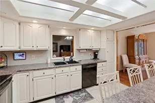 392 Copper Beech Ct, Washington Twp, OH 45459 - Photo 10