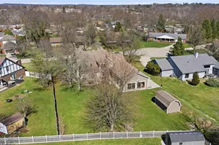 392 Copper Beech Ct, Washington Twp, OH 45459 - Photo 2