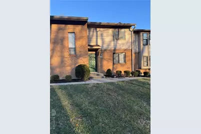 22 Oakwood Court, Springdale, OH 45246 - Photo 1