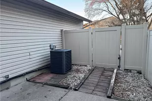 22 Oakwood Ct, Springdale, OH 45246 - Photo 28