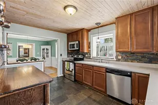 1329 Far Hills Ave, Oakwood, OH 45419 - Photo 22