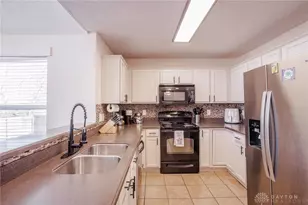 2415 Sunflower Dr, Miami Township, OH 45342 - Photo 12