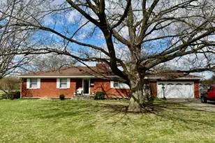 100 Green Valley Dr, Enon Vlg, OH 45323 - Photo 2