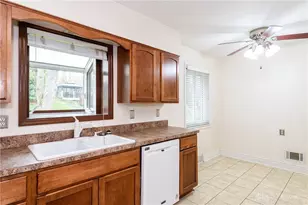 4024 Overland Trail, Kettering, OH 45429 - Photo 6