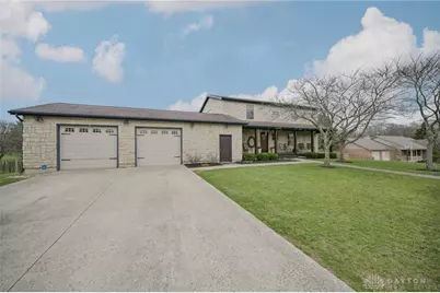 780 W Eva Circle, Springfield Twp, OH 45504 - Photo 4