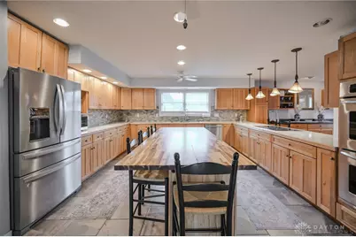 780 W Eva Circle, Springfield Twp, OH 45504 - Photo 12