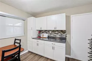 7317 Cosner Dr, Huber Heights, OH 45424 - Photo 10