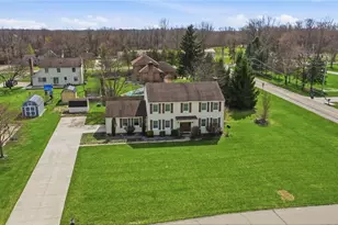 1985 Fox Run, Troy, OH 45373 - Photo 2