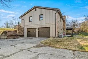 610 West Alex Bell Road, Washington Twp, OH 45459 - Photo 34